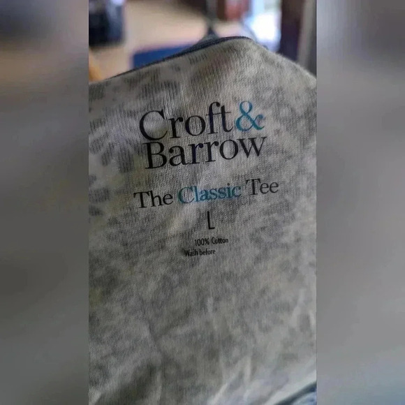 Croft & Barrow Essential V-Neck Women's T-shirt Blue Garden Geo Large (EUC) - Picture 5 of 9